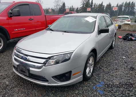 2012 Ford Fusion S z USA, uszkodzony, nr VIN 3FAHP0GA8CR206707